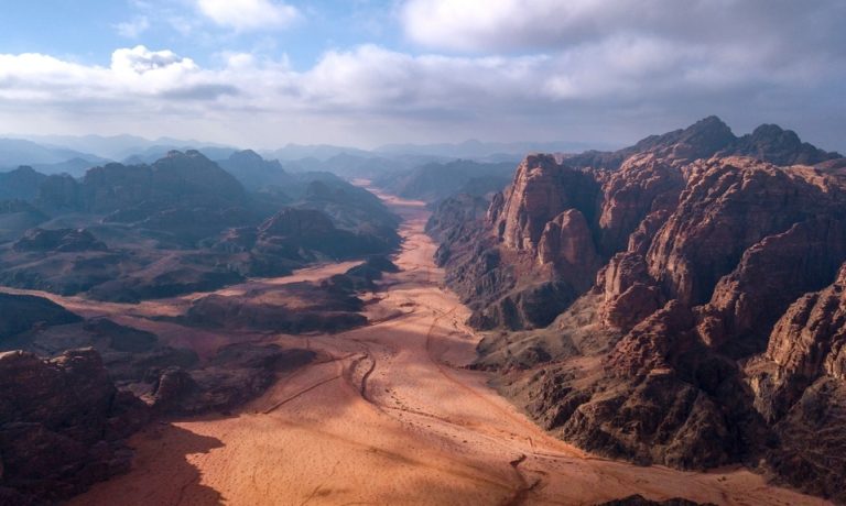 Vue du désert saoudien où doit être construit le projet NEOM